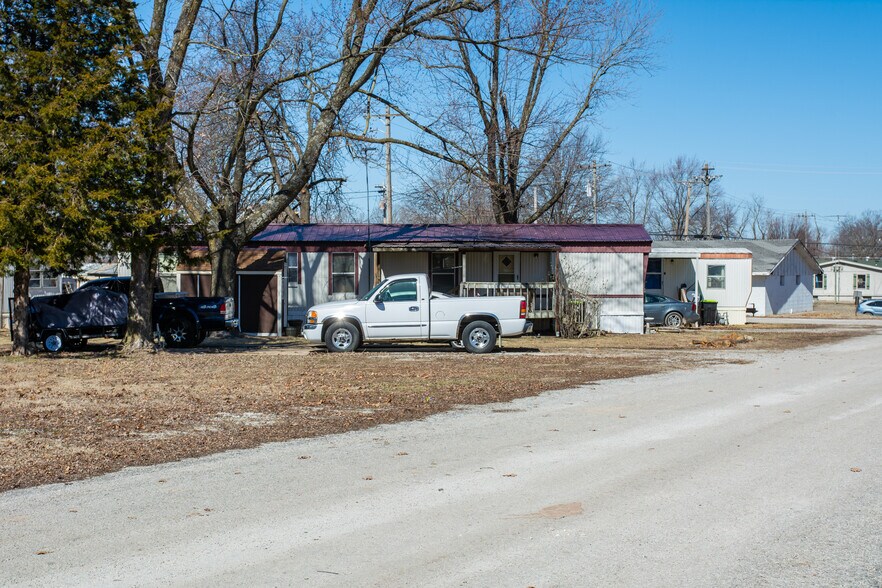 More Photos Of 504 E Fields Blvd, El Dorado Springs Manufactured Housing Mobile Home Park For Sale