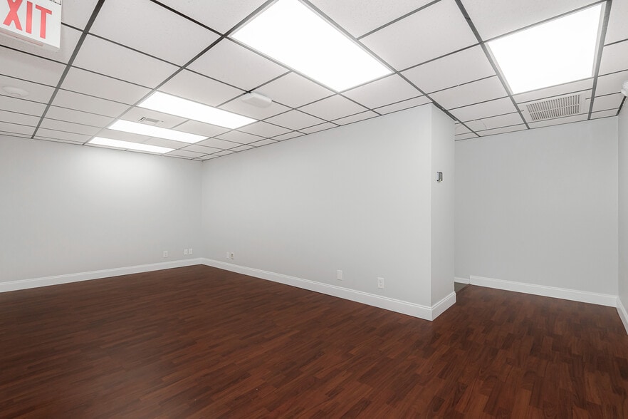 More Photos Of 3650 Coral Ridge Dr, Coral Springs Light Manufacturing For Sale