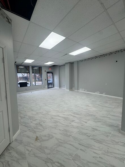 More Photos Of 119 W Broadway, Paterson Flex For Sale