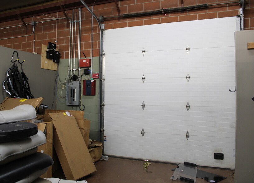 More Photos Of 2733 Mcconnell Rd, Fayetteville General Retail For Lease