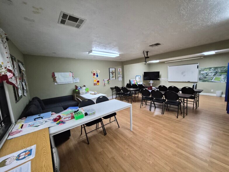 More Photos Of 1221 Dewey St, Houston Specialty For Sale