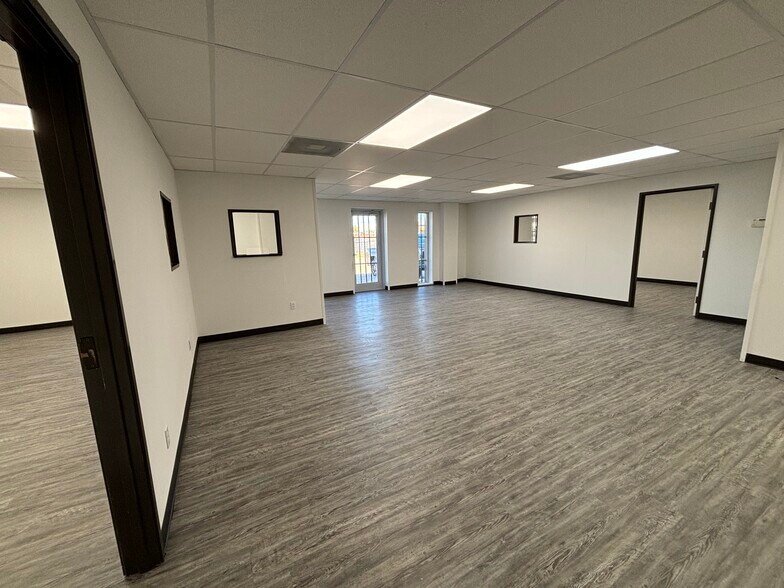 More Photos Of 2570 Berner St, Fort Worth Service For Sale