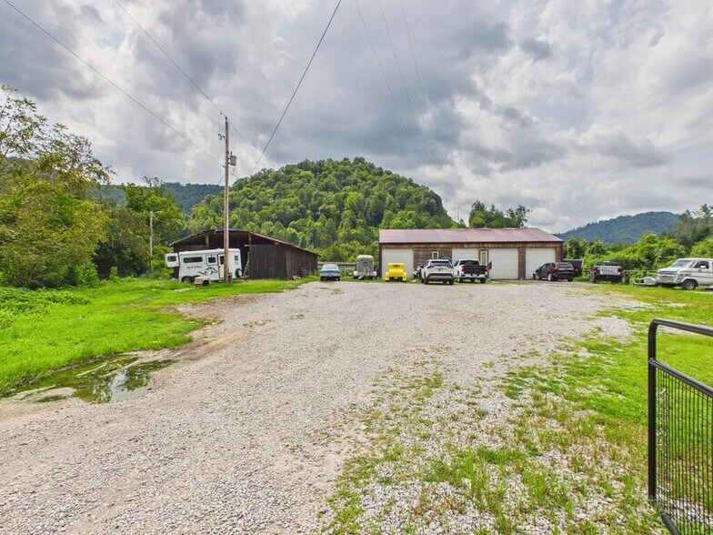 More Photos Of 8031 Ky Route 122, Minnie Warehouse For Sale