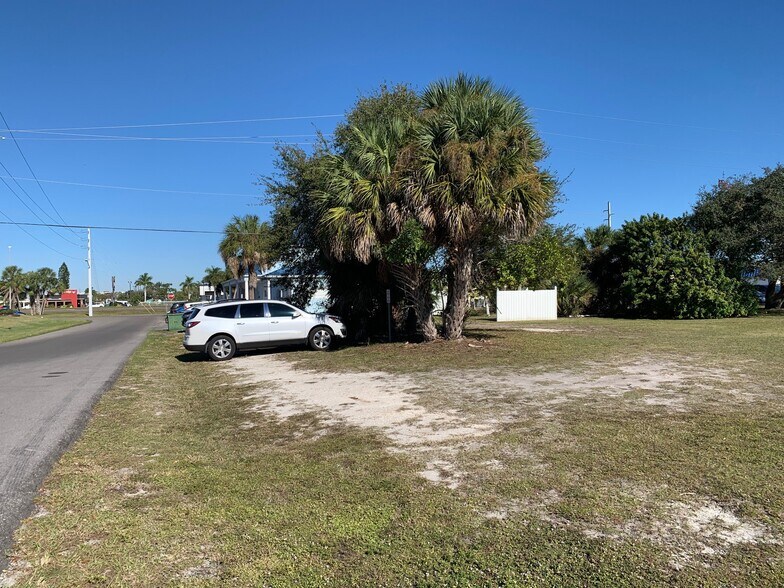 More Photos Of 3221 Tamiami Trl, Port Charlotte Medical For Lease