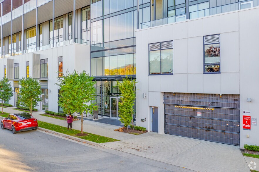 More Photos Of 1900-1990 Pandora St, Vancouver Office For Lease