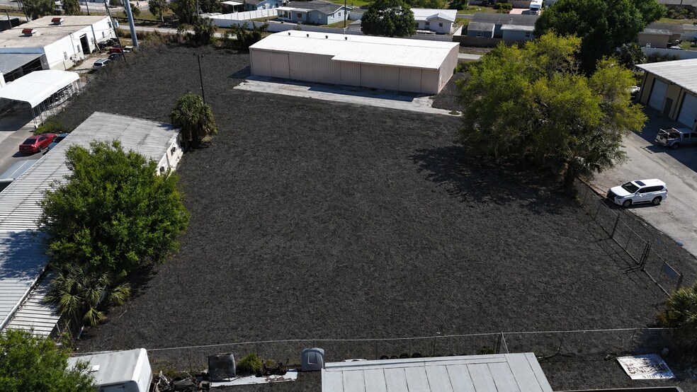 More Photos Of 11050 70th Ave, Seminole Warehouse For Lease