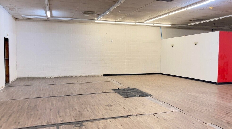 More Photos Of 684 S Main St, Cedar City Drugstore For Lease