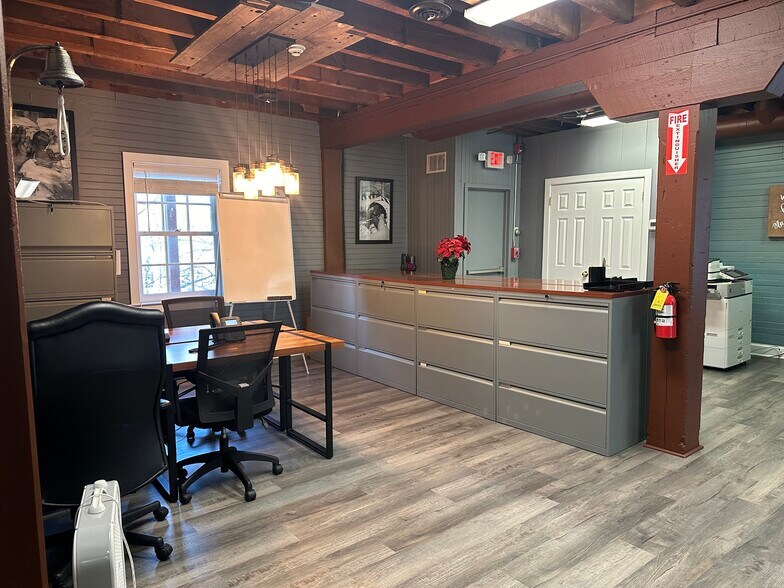 More Photos Of 10 N Main St, Yardley Office For Lease