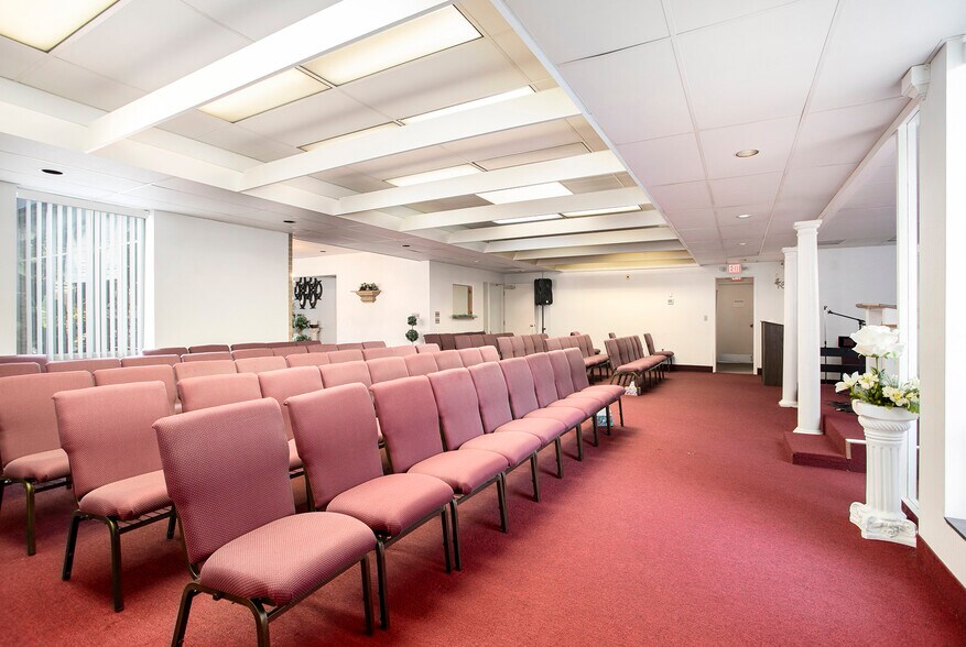 More Photos Of 135 N Church St, Kalamazoo Office Residential For Sale