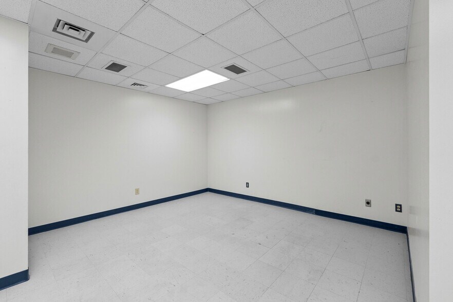 More Photos Of 1730 Amherst St, Winchester Medical For Sale