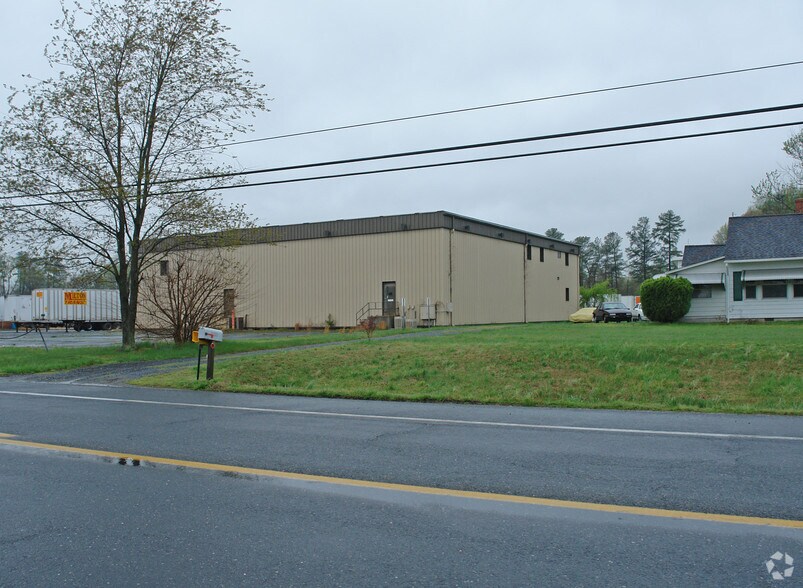 More Photos Of 22925-22931 Dover Bridge Rd, Preston Light Distribution For Lease