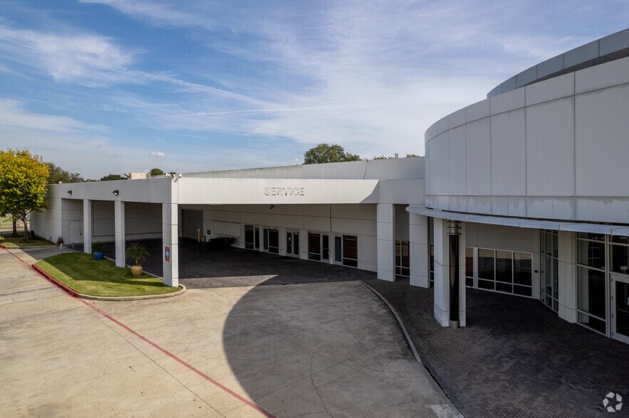 More Photos Of 500 Gulf Fwy S, League City Auto Dealership For Sale