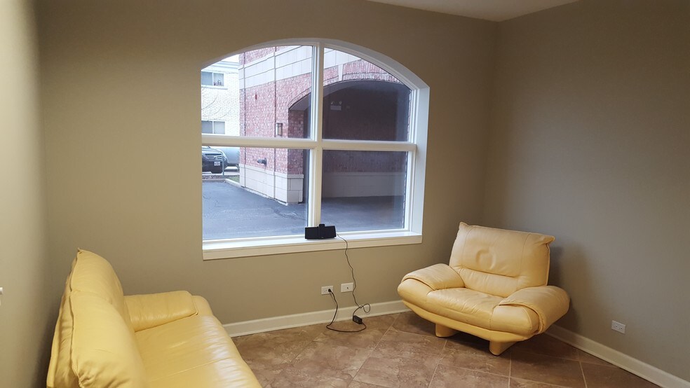 More Photos Of 3556 Western Ave, Highland Park Apartments For Sale