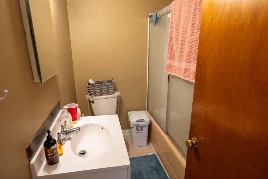 More Photos Of 4 Market Sq, Houlton Office For Sale