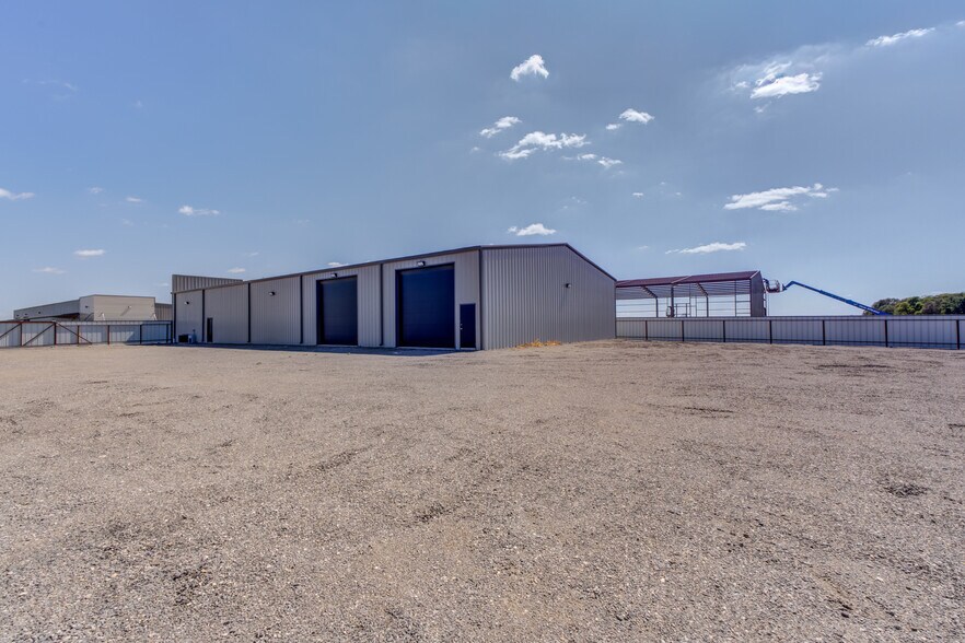 More Photos Of 11418 CR 2220, Lubbock Warehouse For Sale