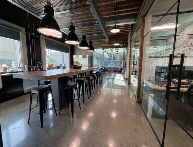 More Photos Of 27313 Via Industria, Temecula Light Distribution For Sale