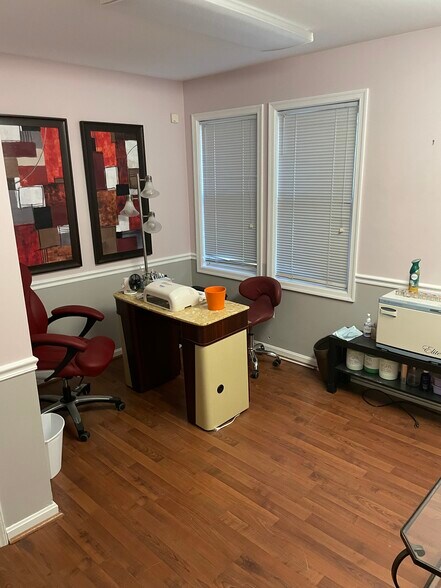 More Photos Of 2106 Gallows Rd, Vienna Office For Lease