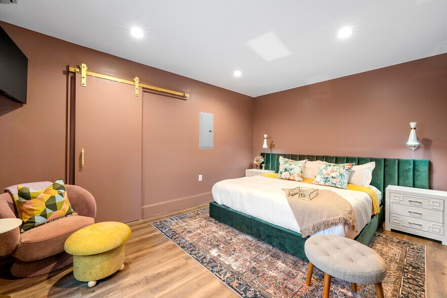 More Photos Of 929 Main St, Stone Mountain Restaurant For Sale