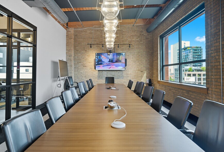 More Photos Of 303 W Erie St, Chicago Office For Lease