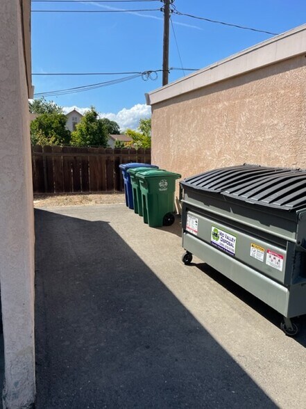 More Photos Of 218 W K St, Los Banos Apartments For Sale
