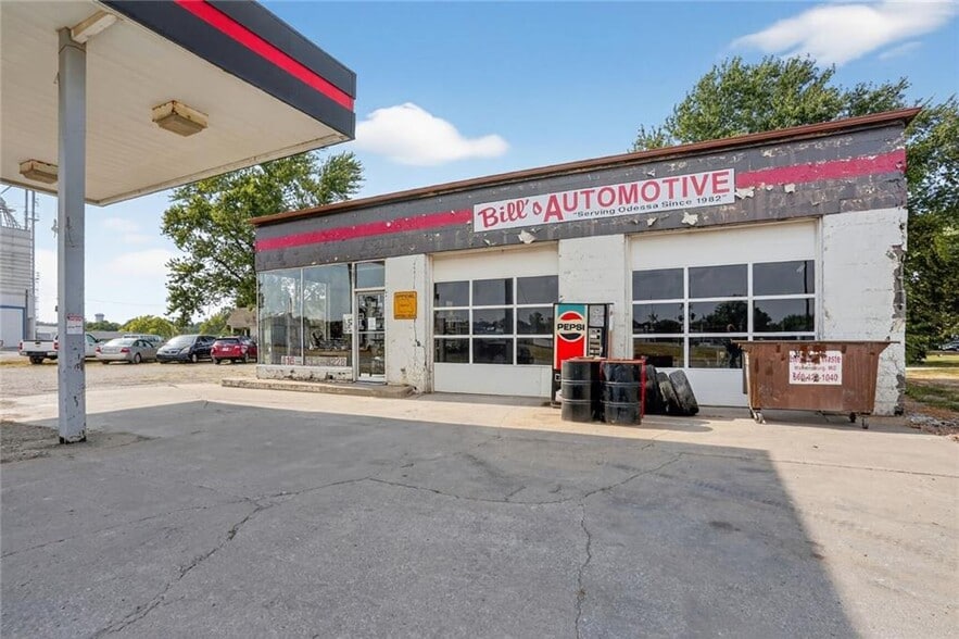Primary Photo Of 101 NW Railroad St, Odessa Specialty For Sale