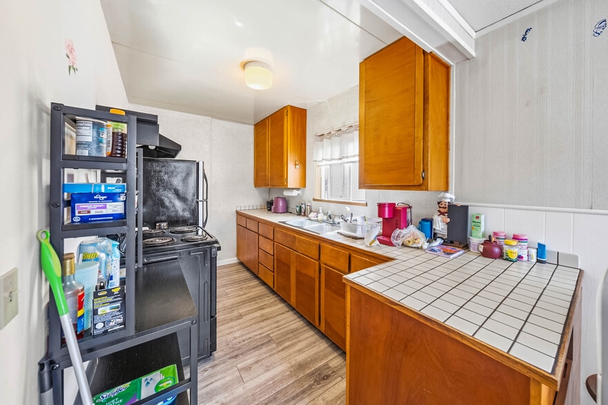 More Photos Of 542 Pacific Ave, Brookings Multifamily For Sale