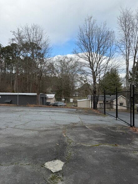 More Photos Of 2719 Huff Dr, Lawrenceville Office For Lease
