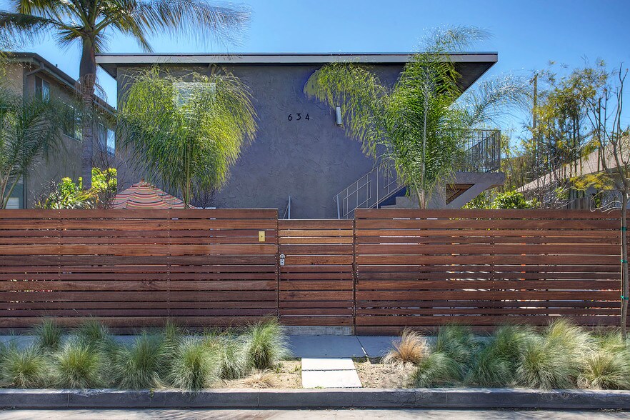 Primary Photo Of 634 Westminster Ave, Venice Apartments For Sale