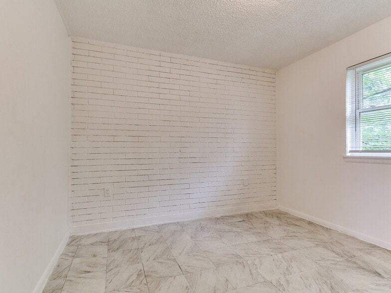 More Photos Of 1731 NW 32nd St, Oklahoma City Apartments For Sale