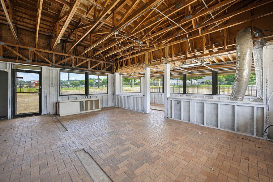 More Photos Of 4145 Fulton Industrial Blvd, Atlanta Fast Food For Lease