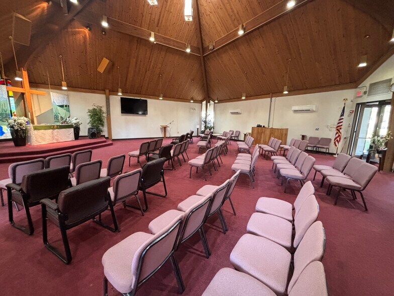 More Photos Of 46001 Warren Rd, Canton Religious Facility For Lease