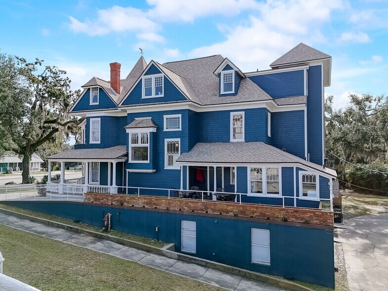 More Photos Of 404 S Ridgewood Ave, Daytona Beach Apartments For Sale