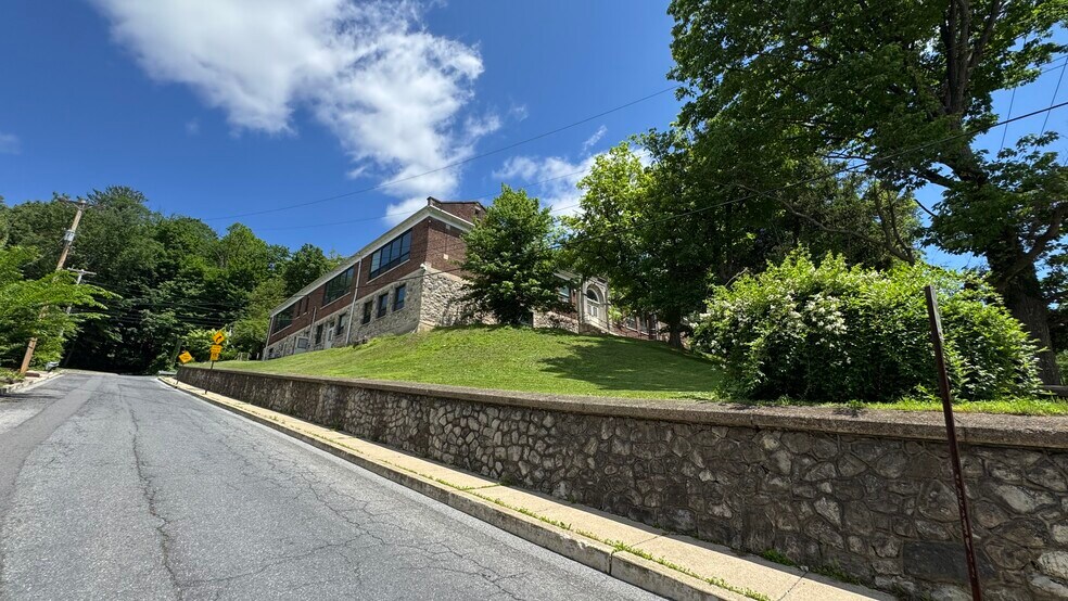 More Photos Of 1 Fairview Ave, Phillipsburg Office For Sale