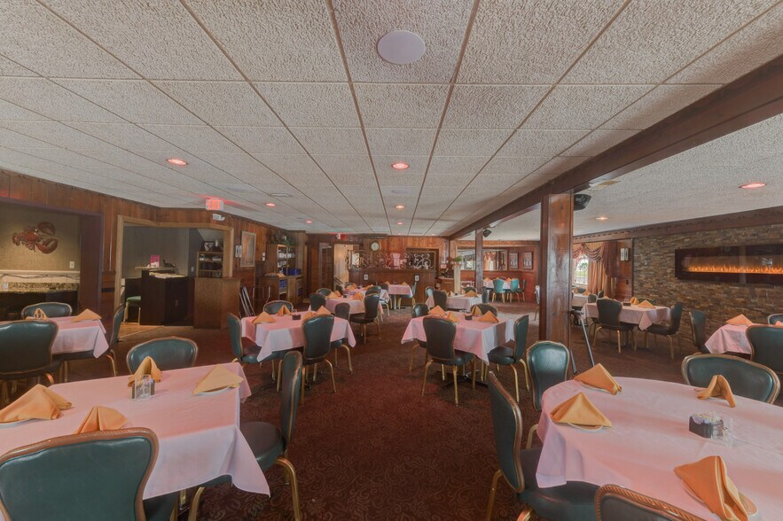 More Photos Of 502 Dixie Hwy, Beecher Restaurant For Sale