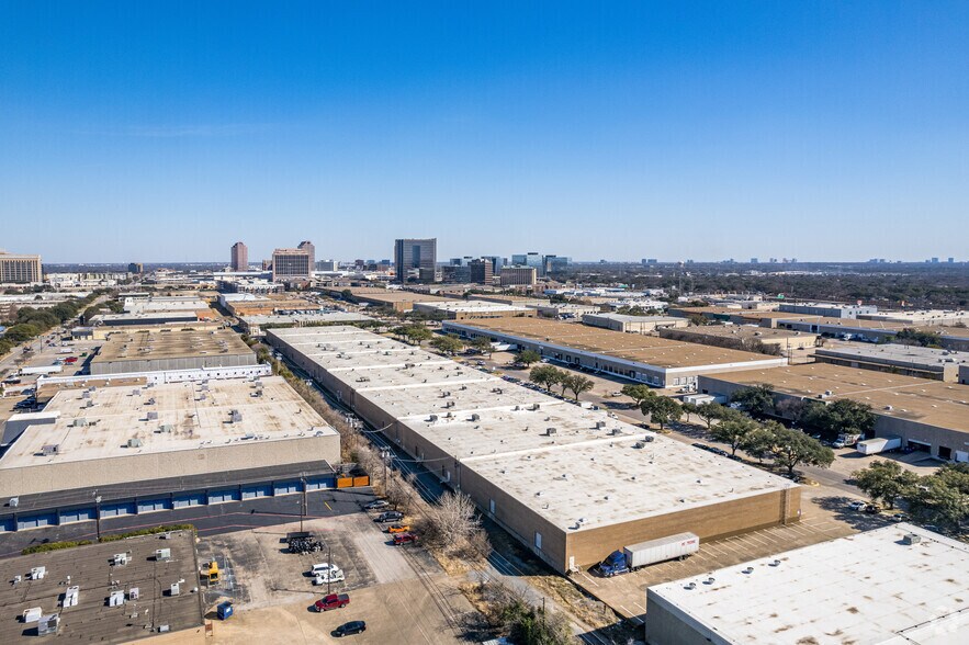 More Photos Of 4415-4585 Simonton Rd, Farmers Branch Warehouse For Lease