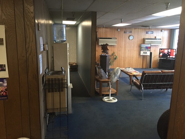 More Photos Of 1706 W Broadway Ave, Moses Lake Auto Repair For Sale