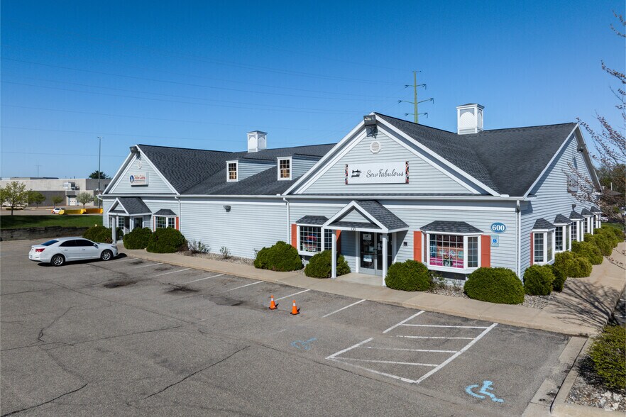 More Photos Of 576 Romence Rd, Portage Freestanding For Lease