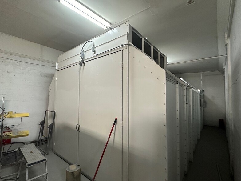 More Photos Of 3816 Grandview Ave, Gurnee Warehouse For Sale