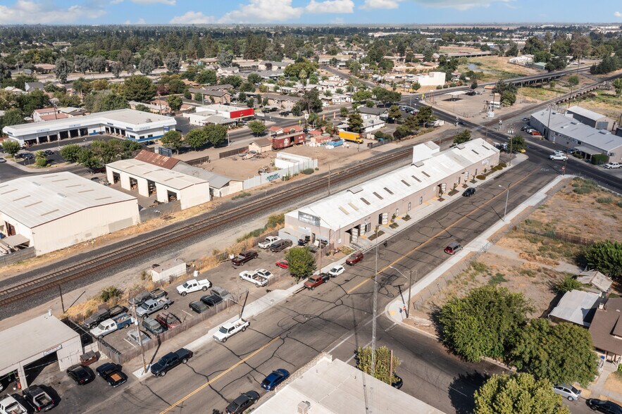 More Photos Of 401-409 N E St, Madera Warehouse For Sale