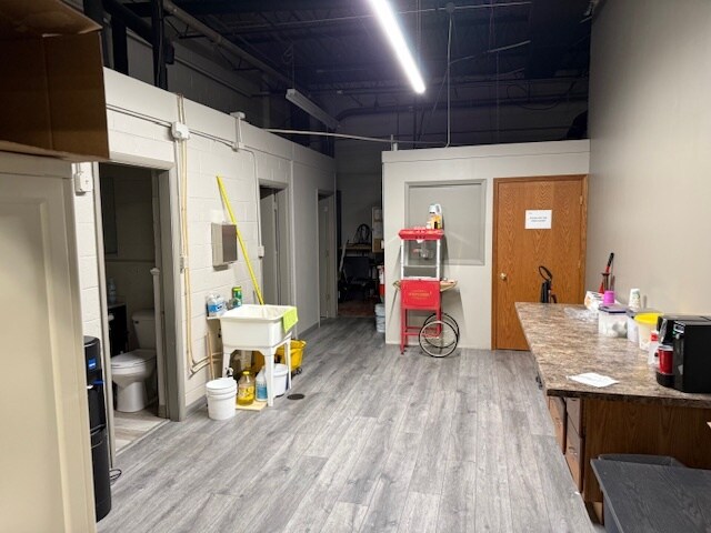 More Photos Of 220 4th Ave, Rochelle Warehouse For Lease