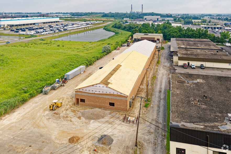 More Photos Of 1178 Lexington ave, Rochester Flex For Lease