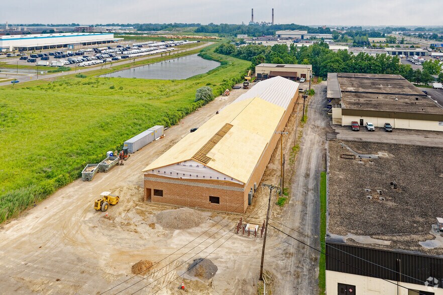 More Photos Of 1178 Lexington ave, Rochester Flex For Lease