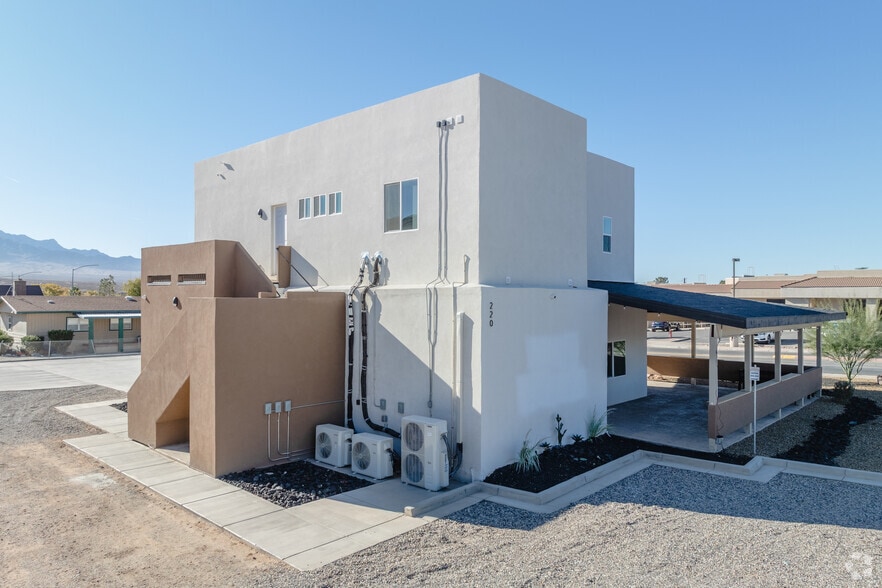 More Photos Of 220 E Mesquite Blvd, Mesquite Freestanding For Lease