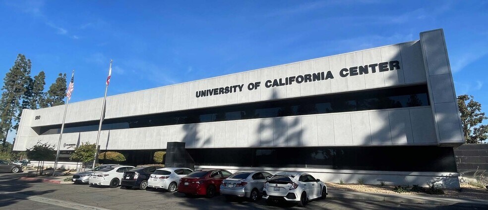More Photos Of 550 E Shaw Ave, Fresno Office For Sale