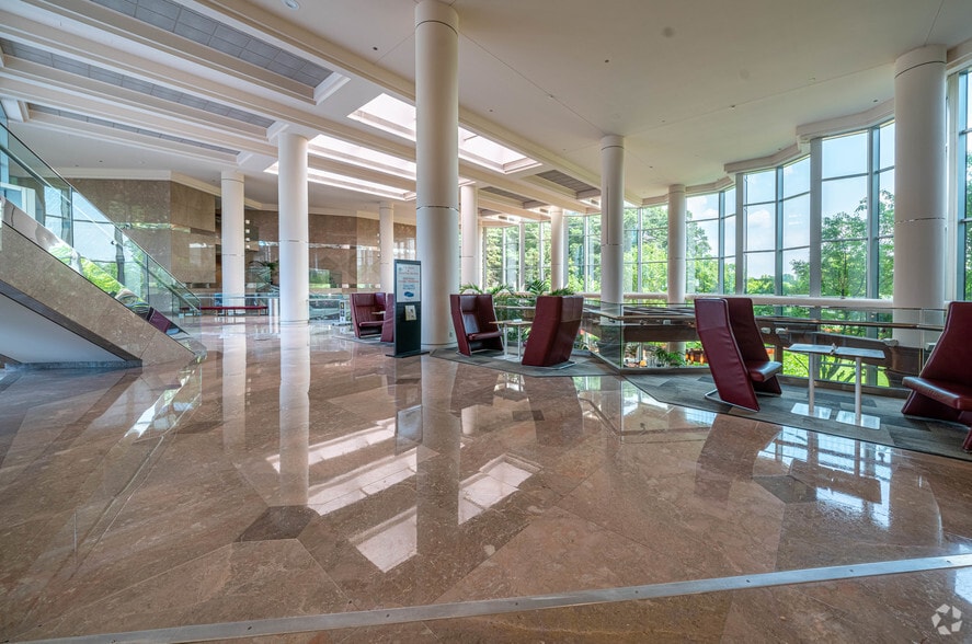 More Photos Of 8400 Normandale Lake Blvd, Bloomington Coworking Space