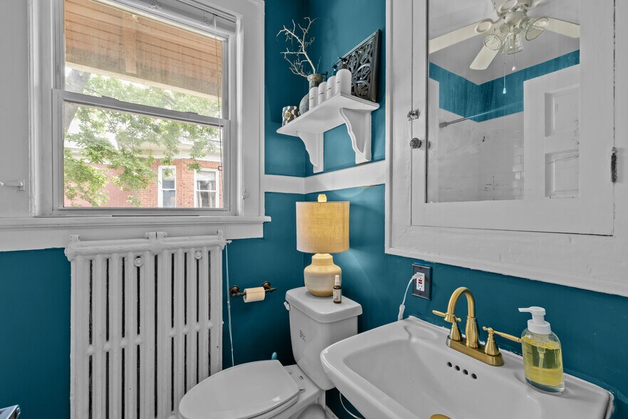 More Photos Of 1231 Boissevain Ave, Norfolk General Retail For Sale
