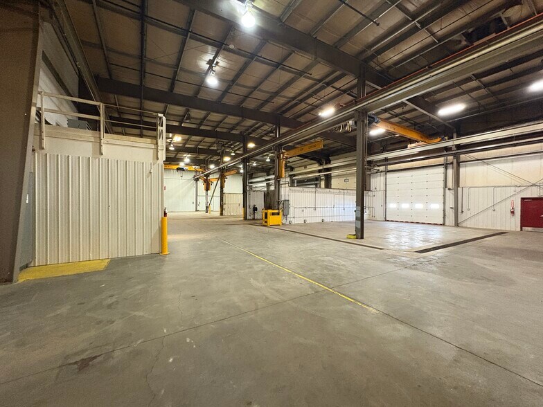 More Photos Of 2303A 8 St, Nisku Warehouse For Sale