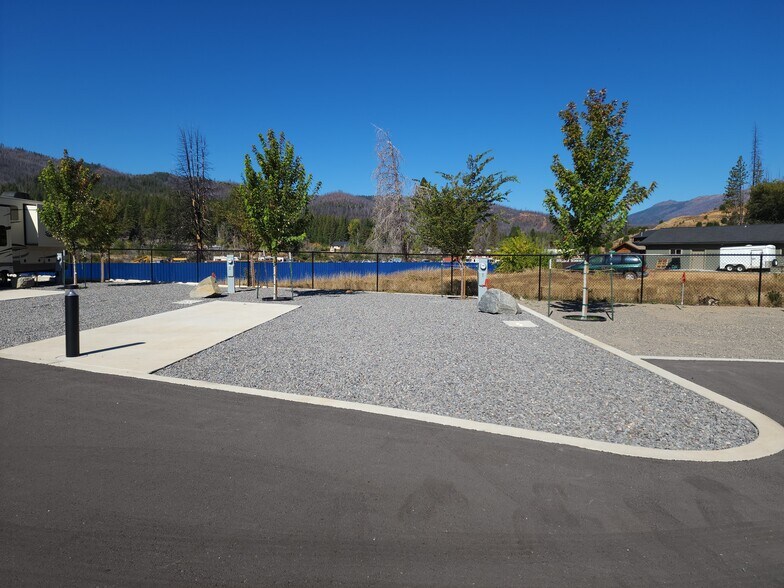 More Photos Of 206 Mill St, Greenville Specialty For Sale