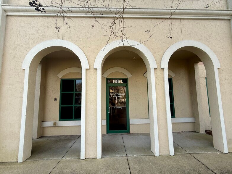 More Photos Of 960194 Gateway Blvd, Fernandina Beach Office For Lease