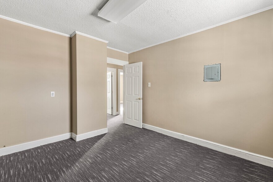 More Photos Of 302 N White St, Lancaster Office For Sale